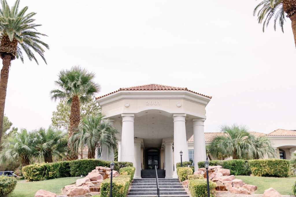 Canyon Gates Country Club Wedding venue column and palm tree entrance